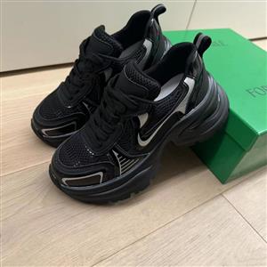 Genuine leather sports and leisure shoes for women